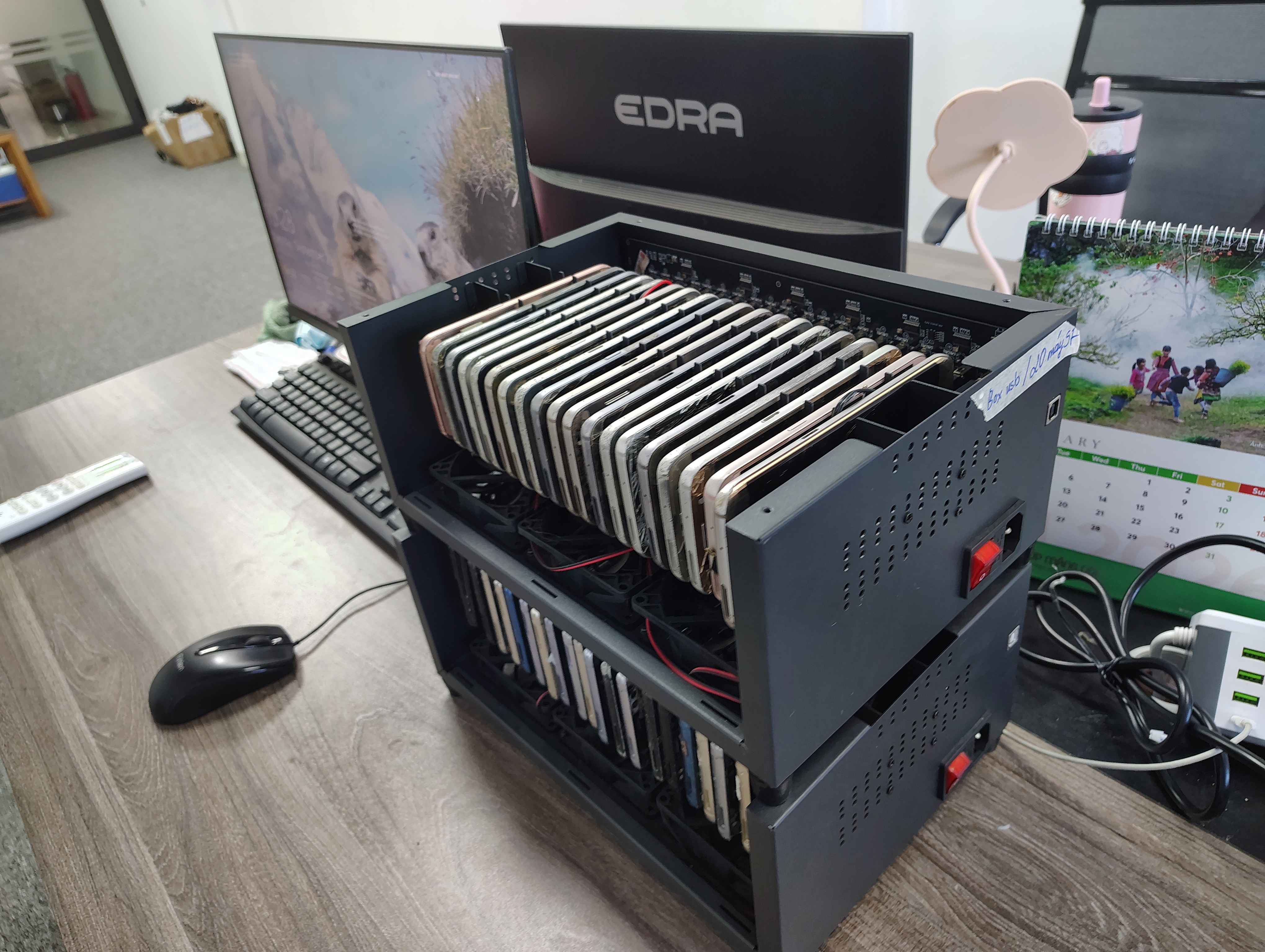 Lắp Đặt Box Phone Farm Tại Đường Cách Mạng Tháng 8, tp Hồ Chí Minh